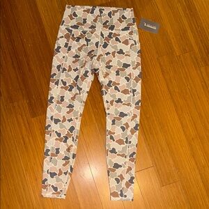 Local Girl duck camo leggings with pockets size Large NEW WITH TAG